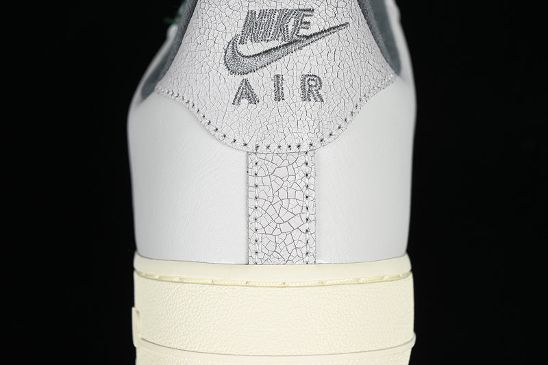 Nike Air Force 1 Low '07
Jewel Light Bone Coconut Milk