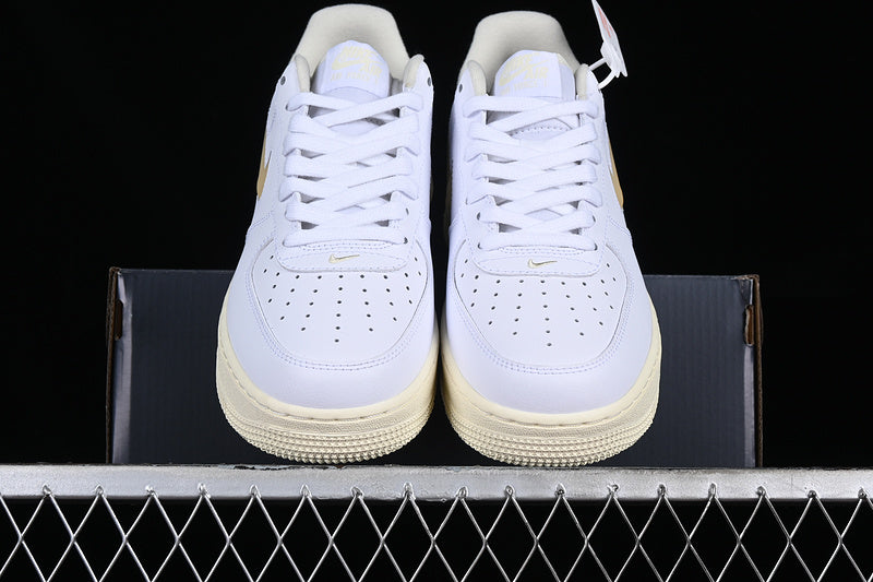 Nike Air Force 1 Low '07
Jewel Pale Vanilla