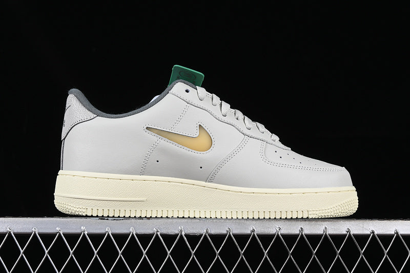 Nike Air Force 1 Low '07
Jewel Light Bone Coconut Milk