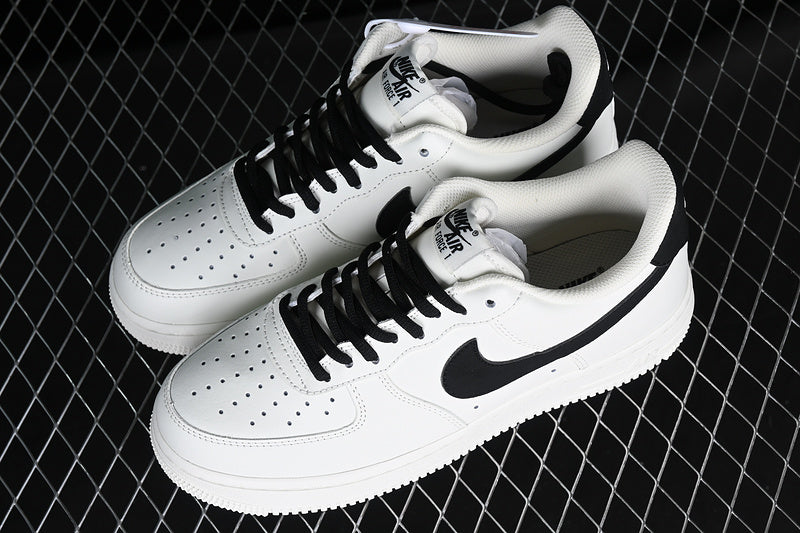 Nike Air Force 1 Low '07
White Black Pebbled Leather