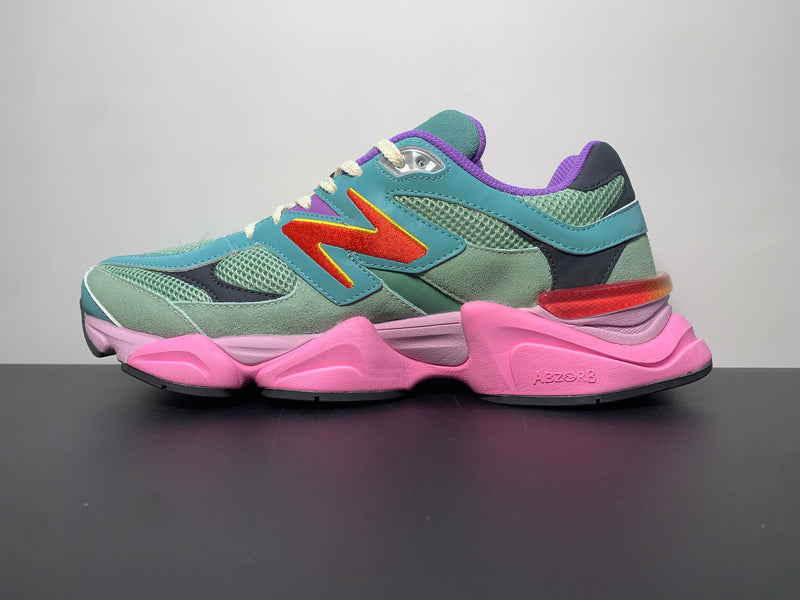 New Balance 9060
Warped Multi-Color