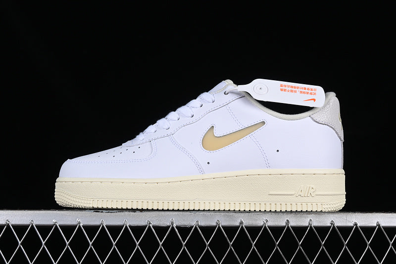 Nike Air Force 1 Low '07
Jewel Pale Vanilla