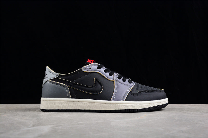 Jordan 1 Low OG EX
Black Smoke Grey