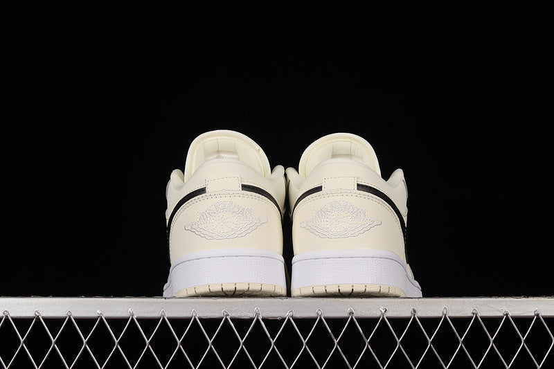 Jordan 1 Low
Coconut Milk