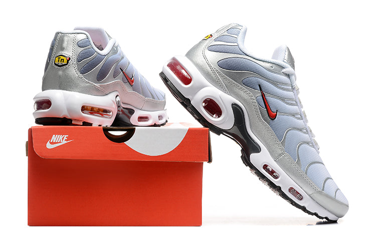 Nike Air Max Plus
Silver Bullet