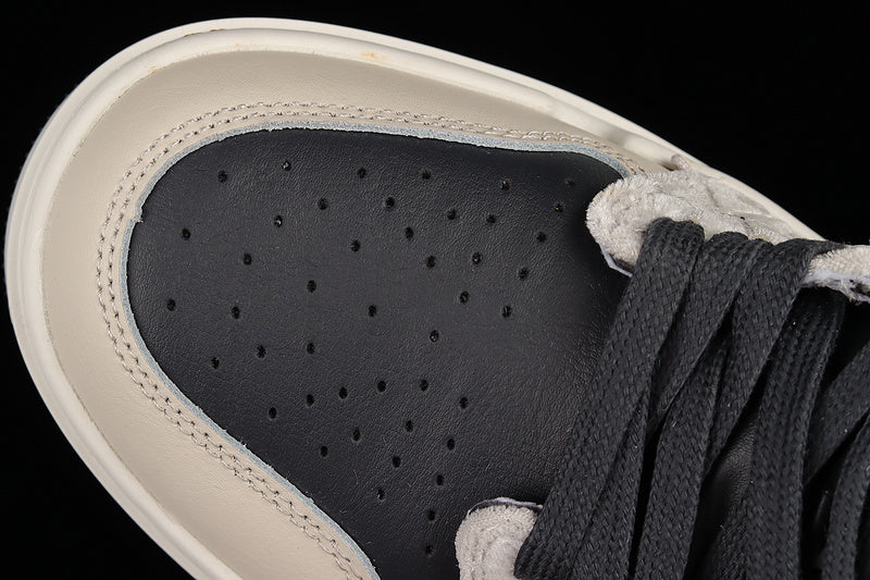 Jordan 1 Elevate Low SE
Anthracite Light Bone