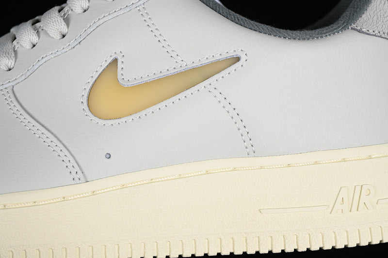 Nike Air Force 1 Low '07
Jewel Light Bone Coconut Milk