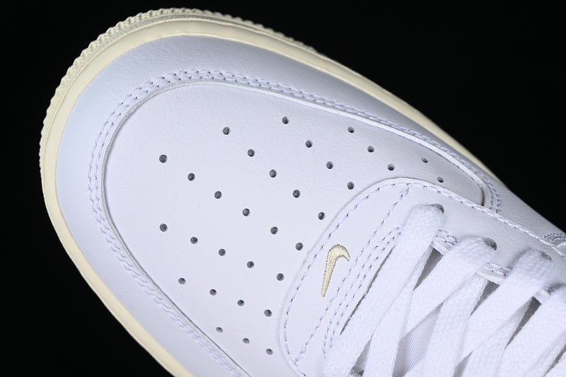 Nike Air Force 1 Low '07
Jewel Pale Vanilla