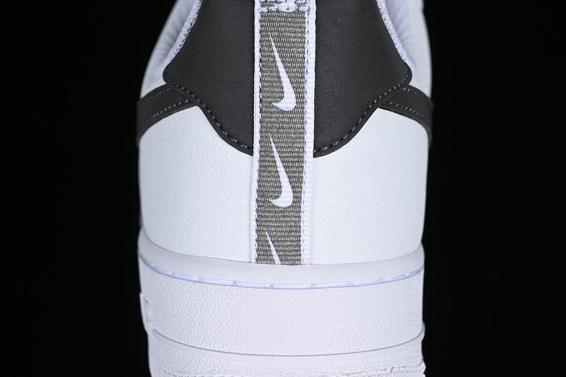 Nike Air Force 1 Low '07 LV8
White Metallic Dark Grey