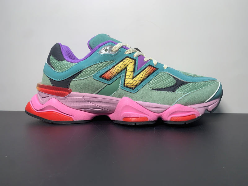 New Balance 9060
Warped Multi-Color