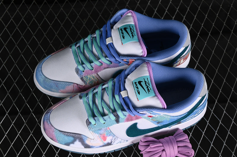 SB Dunk Low x Futura Laboratories