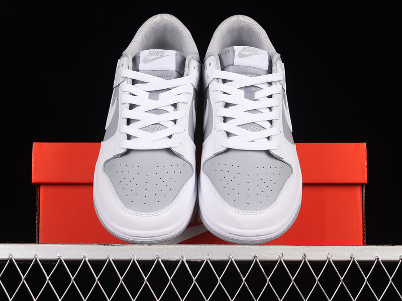 Nike Dunk Low Retro
White Grey