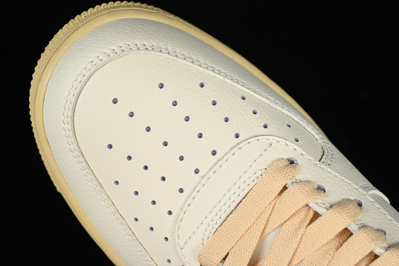 Nike Air Force 1 Low '07 LX
Coconut Milk Lemon Wash