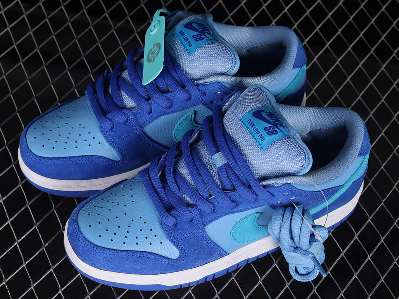 Nike SB Dunk Low
Blue Raspberry