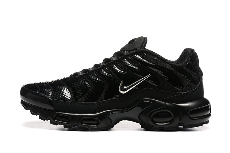 Nike Air Max Plus
Black Chrome