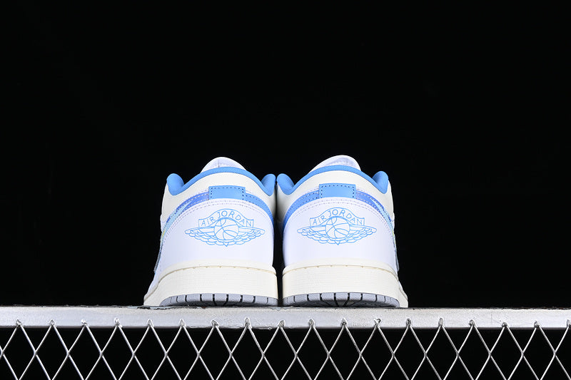 Jordan 1 Low SE
Just Skate University Blue