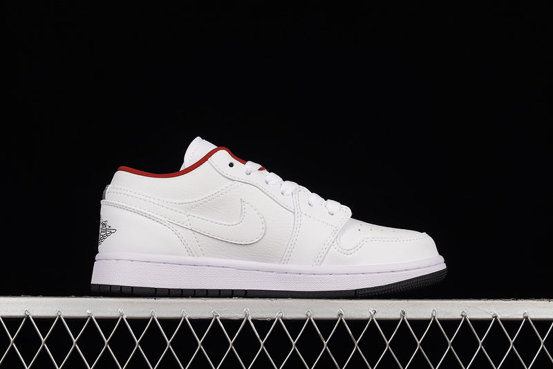 Jordan 1 Low
White Gym Red Black (GS)