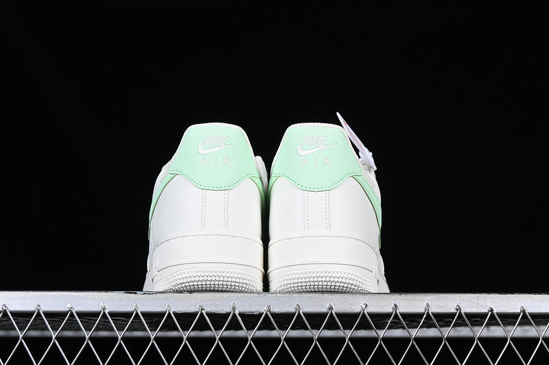 Nike Air Force 1 Low
Mint Swoosh (GS)