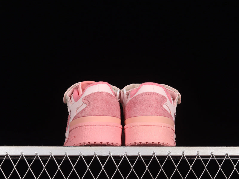 adidas Forum 84 Low
Pink at Home