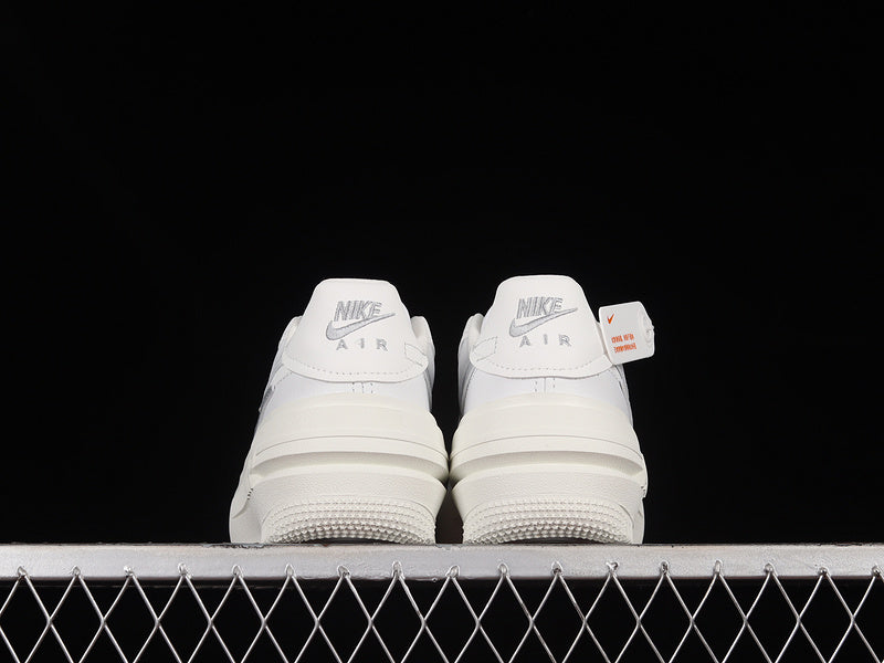 Nike Air Force 1 PLT.AF.ORM
Summit White Metalic Silver