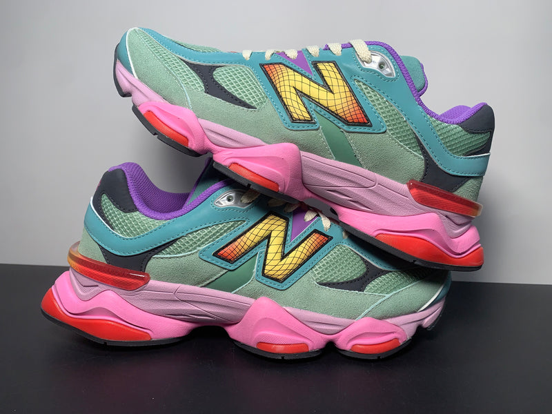 New Balance 9060
Warped Multi-Color