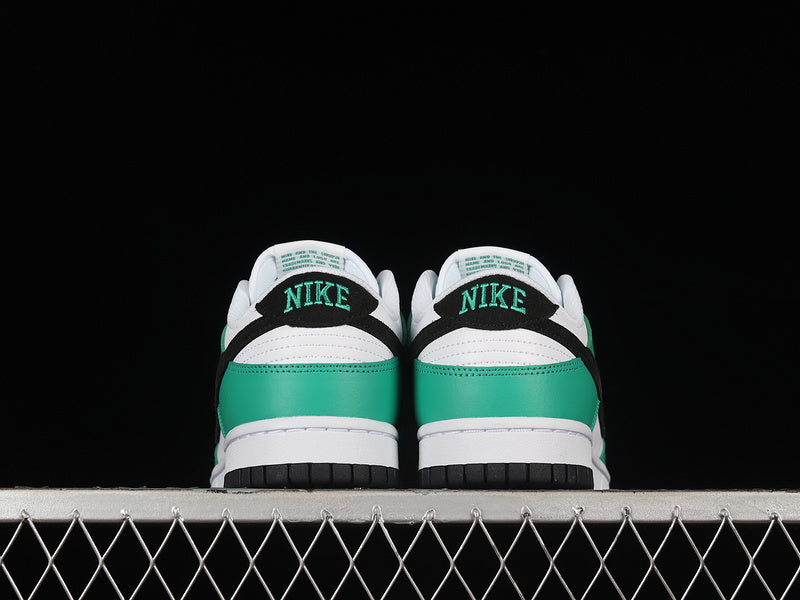 Nike Dunk Low
Celtics