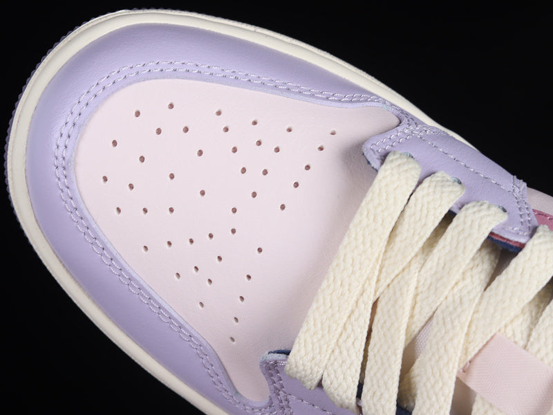 Jordan 1 Low
Pastel Purple