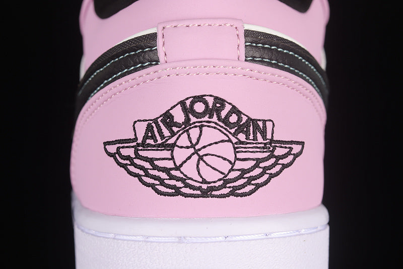 Jordan 1 Low SE
Violet Shock White Black