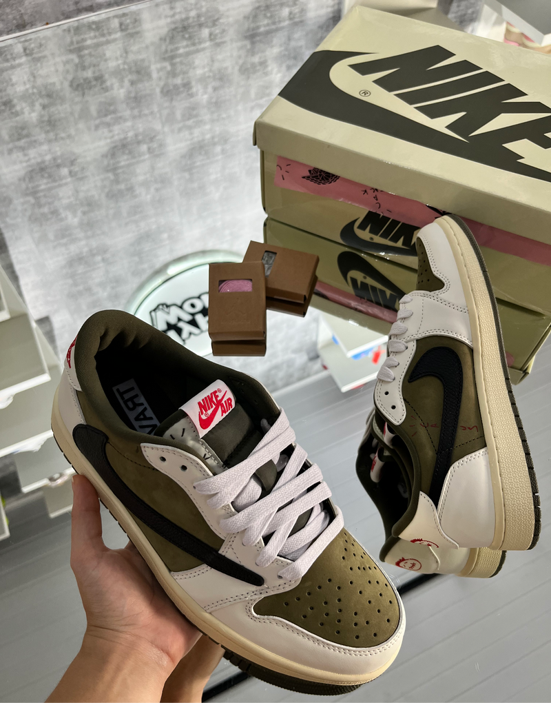 Travis Scott x Air Jordan 1 Low OG Medium Olive