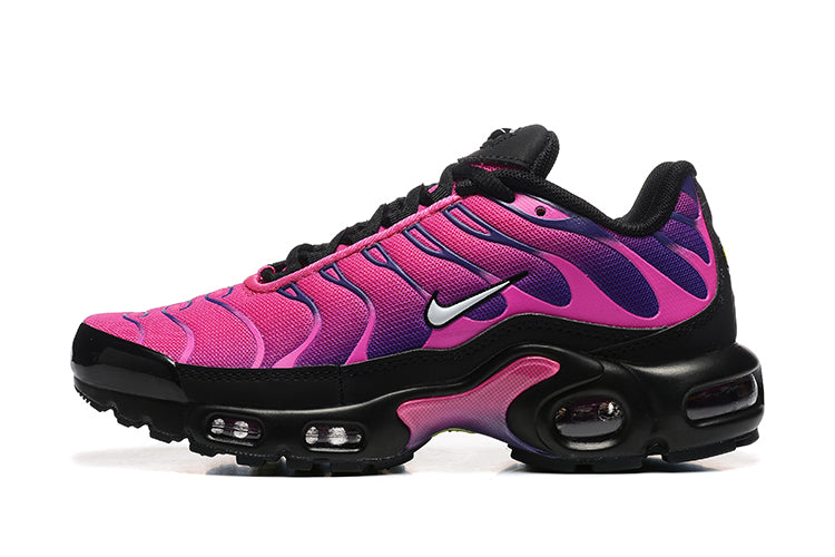 Nike Air Max Plus
Rebellious Air Fireberry