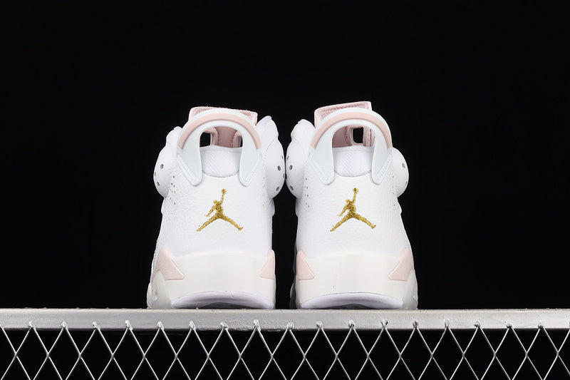 Jordan 6 Retro
Gold Hoops