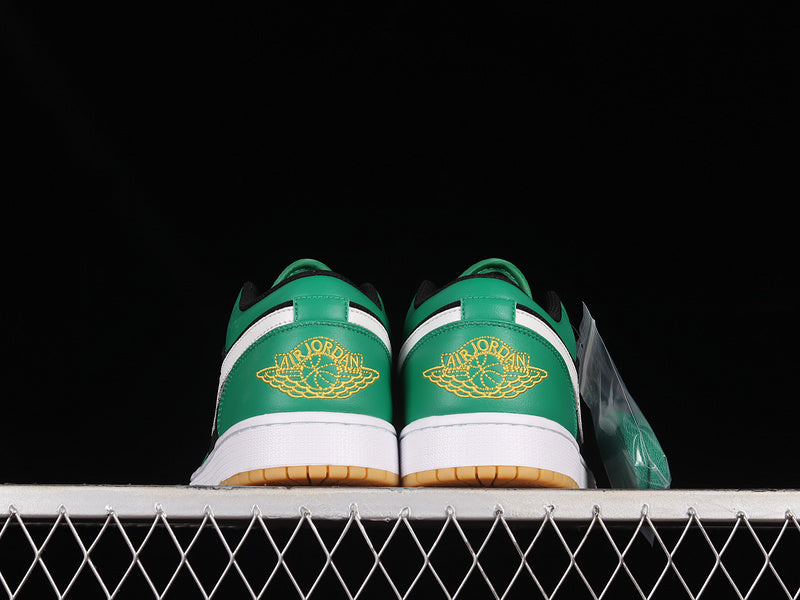 Jordan 1 Low SE
Holiday Special (2022) (GS)