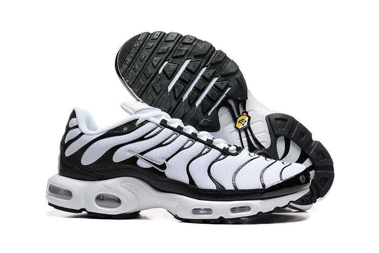 Nike Air Max Plus
Panda