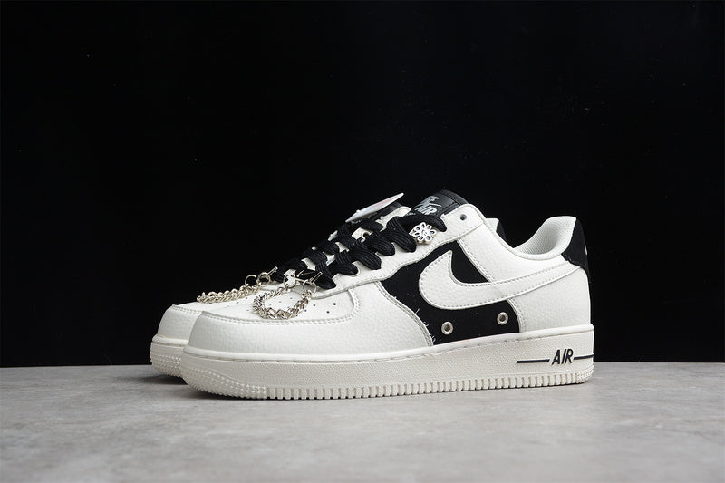 Nike Air Force 1 Low '07 PRM
Silver Chain