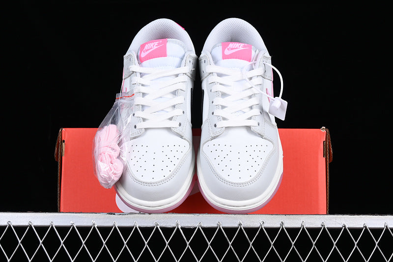 Nike Dunk Low
520 Pack Pink