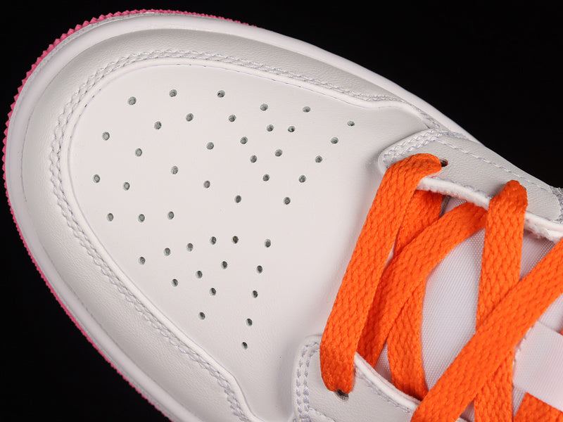 Jordan 1 Low
Pinksicle Orange (GS)