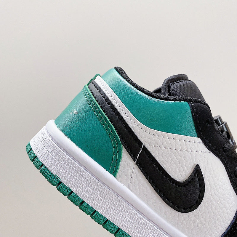 Jordan 1 Low
Mystic Green (GS) Kids