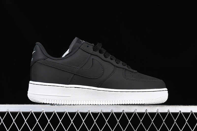 Nike Air Force 1 Low LX
Off Noir Black