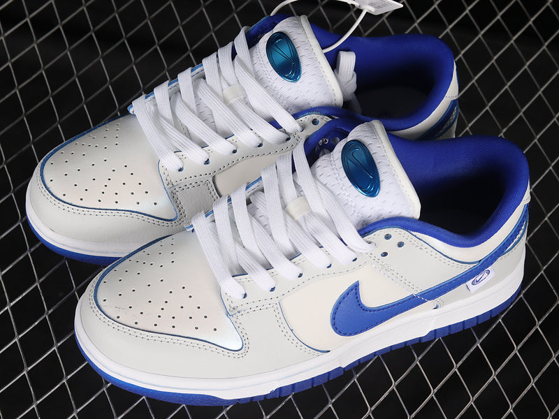 Nike Dunk Low
Worldwide White Blue