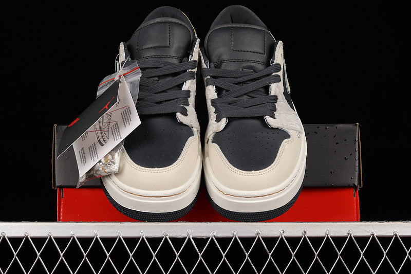 Jordan 1 Elevate Low SE
Anthracite Light Bone