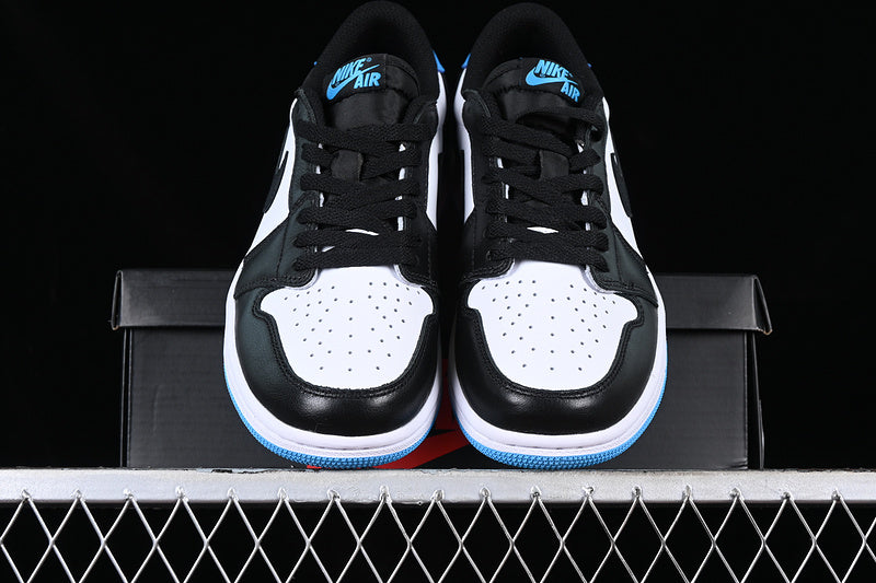 Jordan 1 Retro Low OG
Black Dark Powder Blue