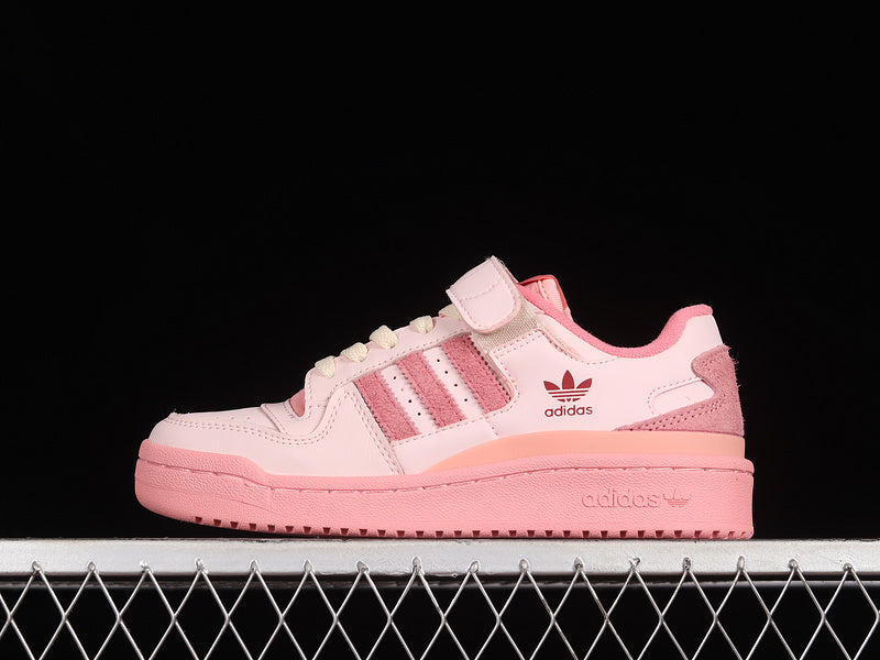 adidas Forum 84 Low
Pink at Home