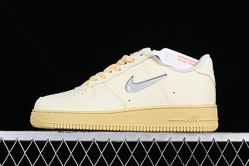 Nike Air Force 1 Low '07 LX
Coconut Milk Lemon Wash