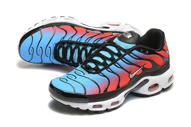 Nike Air Max Plus
University Blue Light Crimson