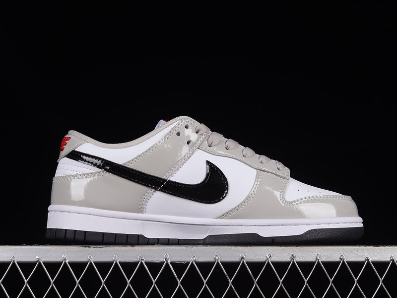 Nike Dunk Low
Light Iron Ore