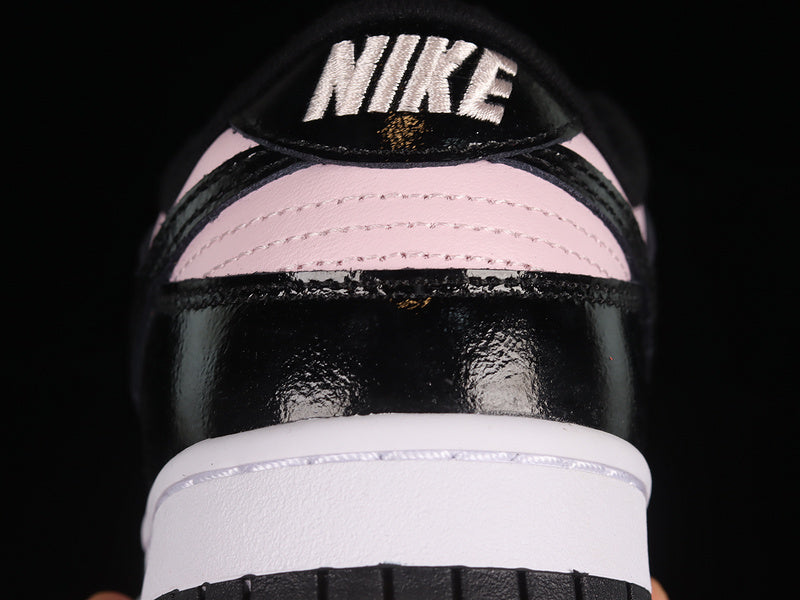 Nike Dunk Low
Pink Foam Black