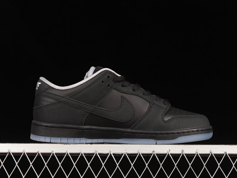 Nike SB Dunk Low
Atlas 35MM Black (Special Box W/ Accessories)