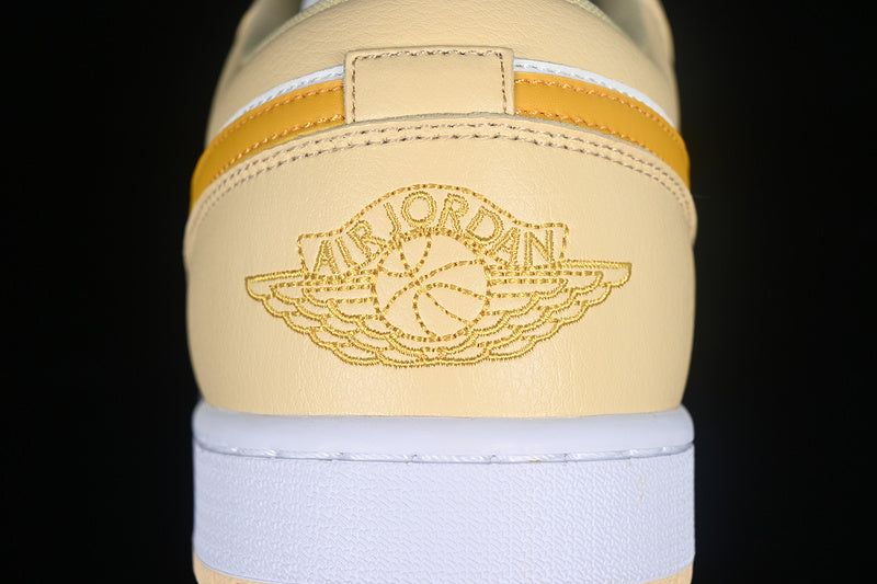 Jordan 1 Low
Sail Yellow Ochre