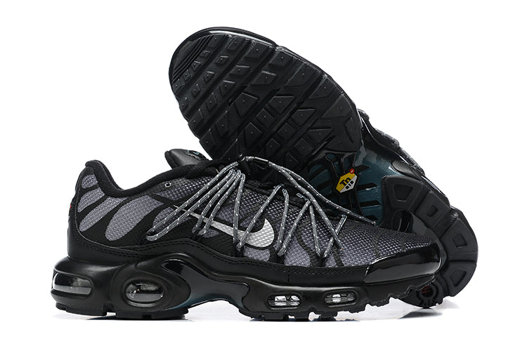 Nike Air Max Plus Utility
Black Metallic Platinum