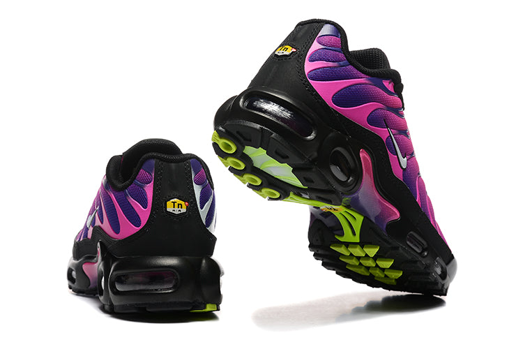 Nike Air Max Plus
Rebellious Air Fireberry